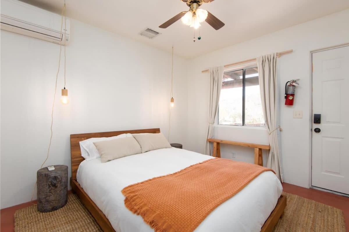 Renovated Lodge - Room 1 With Pool Access Joshua Tree Eksteriør billede